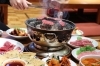 今日は特等席で焼肉を「週末は“お母さん家事おやすみ焼肉”で、炭火の前の特等席へ【5/9・10限定「まいぷれ見た」でお母さんにデザートプレゼント】」