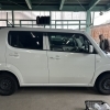 北陸ウインドウ-車へシール貼り付け