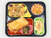 今治の高齢者向け宅配弁当。昼食はチキンステーキ(オニオンソース)。「5/11(月)の昼食は「チキンステーキ(オニオンソース)」」