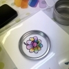 絵が苦手でも綺麗に描ける｜100均マグネット缶のお花ディンプルアート体験