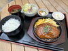 「県外からの友達を連れていきたい、肉汁ジュワッの250gハンバーグ定食」