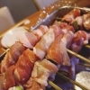 梅オクラの肉巻き串