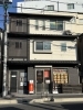 大手筋・竹田街道の交差点にあります「はじめまして、やなぎ税理士事務所です。」