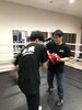 ミット打ち「「ジムの前を3周徘徊した」日本一へたれな会長が作った、怖くないボクシングジム‼️」