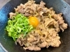 「甘辛牛肉と卵が絡む。牛すき釜玉うどん。」