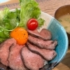 A5ランク牛のローストビーフ丼ランチのご紹介