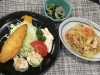 「本日のAランチは　肉じゃがとしゅうまい」