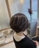 魅力を引き出すトレンドヘア「ショート×ハイライトで叶える、動きのある立体ショートボブ」