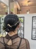 特別な日のための華やかアップスタイル「金箔×パールでつくるタイトアレンジヘア」