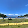 大島に来ています！海と芝生が気持ちいいロケーション