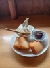 揚げパンとアイスの和風スイーツ「食後のデザートに揚げパンソフトいかがですか❓」