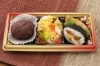 和菓子と寿司で彩やかなお弁当「いつもありがとうございます！巻き寿司・おはぎ・いなりの専門店おふくろの店🍵です」