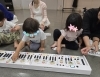 鍵盤導入のレッスン「【2〜3歳】黒鍵からドを発見♪リトミックでつなぐ鍵盤あそび🎹」