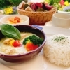 地元食材を使った「アジアのごちそう時間」（APLICO風グリーンカレー）