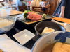 「牛肉のお刺身定食風セットのご紹介 落ち着く店内の豊明市にある居酒屋です♪」
