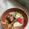 湯気の向こうに、食欲そそる一杯。