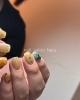 光ぷるネイルで指先美しく「30代のお客様ネイル｜ホログラムで遊び心をプラスしたショートデザイン」