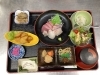 「刺身盛り合わせと揚げ物小鉢の彩り和定食ランチ」