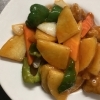 本日の日替わり定食はジャガイモ入り酢豚定食です