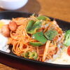 とろけるチーズが決め手！初夏に食べたい鉄板ナポリタンランチ