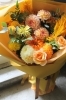 上品な黄色やオレンジで80歳の節目を彩る花束に「80歳のお誕生日のお祝いに。」