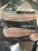 「本日の鮮魚、仕込み中です」