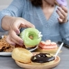 「食べ過ぎない」だけで人生が変わる？心と体が軽くなる驚きのメリット4選