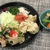 本日のAランチは　豚ニラ炒めとしゅうまい