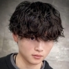 濡れ質感シャドウパーマでつくるアンニュイミディアム