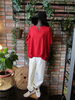 大人カッコイイRED×WHITE「REDスキッパーブラウス×WHITEデニムで“大人カッコいい夏コーデ”」