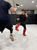 女子中学生もMMAの試合に向けて「本気で格闘技に取り組む会員さん達」