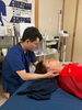 これであなたも軽やかに「首・肩・腕まで見るカイロ施術の様子」