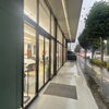 雨の日も快適に！屋内ショールームで高級車をゆっくりご見学いただけます