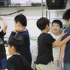 人見知りだったお子さまが、仲間と笑顔で練習できるようになるまで
