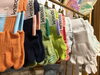 おしゃれなKNITDO製品ずらり「カラフルな「足の相棒ソックス」たちがスタジオに勢ぞろいしました」