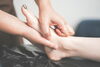 足の疲れとコリを一度に解消♡「足つぼケアで全身ゆるむ｜ヘッドスパと一緒にリセット時間を」