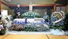 故人をイメージした生花祭壇。ご家族と作りあげました。「自宅での一日葬事例｜和歌山の五色台聖苑へのご出棺」