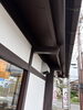 店の軒先に出来た燕の巣「修復！」