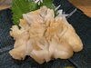 新鮮素材を味わう贅沢「カウンター飲みに♪コリコリつぶ貝のお刺身あります！」