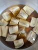 鰹出汁で煮ます。「白茄子の煮浸しです。」