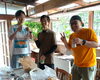 「仲間とのBBQに！屋根付きスペースで乾杯📸」