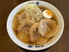 「【肉好き集まれ！】器を覆う極厚チャーシューが主役！旨味が染み渡る大満足の「チャーシュー麺」🍜肉汁じゅわっ✨」