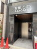 阿佐ヶ谷パールセンター街の中程、たい焼きともえ庵さんの3軒並び、1階は雑貨店の黒い新築ビル7階です。「Kind Table 阿佐ヶ谷　週末カフェ営業中です」