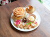 「パンケーキ風桃のプレート🍑季節限定‼️明日香村カフェLaville～都～(ラヴィーユ みやこ)」