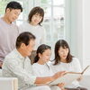 【横浜市磯子区】お盆の帰省時に考えたい、アルバムから見つける「その人らしい」お別れの形