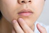 「ヒゲ脱毛は何歳から？中高生のお子さまを持つ保護者さまへ」