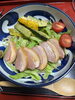 夏野菜とカモをオリーブオイルダレと柚子胡椒で混ぜてお食べ下さいなぁ〜「夏野菜とカモの混ぜそばで楽しむ茅野駅近くのそばランチ」