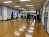 リズムに合わせ体を動かす「大分市の大人向けダンス教室｜金曜HIPHOPクラス初回レッスンレポート♪」