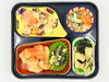 今治の高齢者向け宅配弁当。夕食は鶏肉とナッツのチリソース。「7/12(日)の夕食は「鶏肉とナッツのチリソース」」