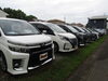 状態良い車が多数展示中！「本日の開店準備完了！ミニバン展示場と店頭スペースを整えました」
